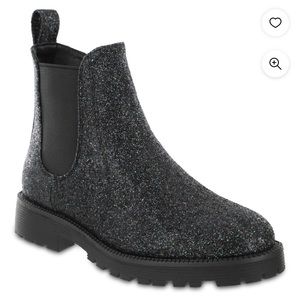 Mia girl youth casual boot size 4